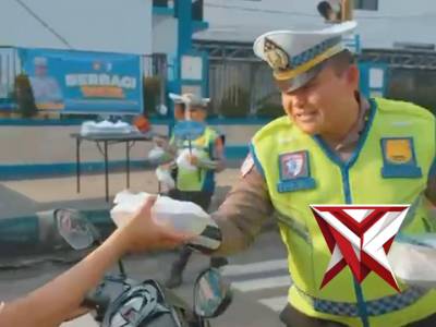 *Satlantas Polresta Bengkulu Berbagi Takjil, Wujud Kepedulian di Bulan Ramadhan*