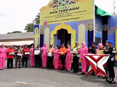 Kunjungan Ketua Bhayangkari Polda Papua Barat di pos terpadu ops ketupat mansinam 2026