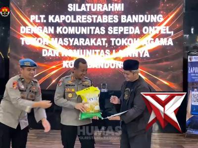 Polrestabes Bandung melaksanakan silaturahmi dan bakti sosial