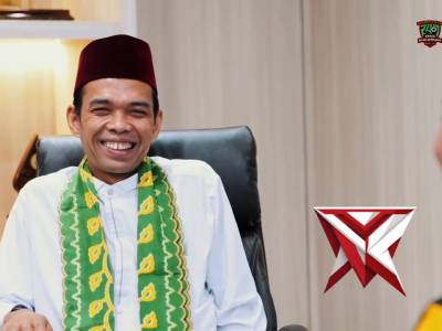 Menjemput Kemuliaan dalam Pengabdian: Momen Khusyuk Kapolda Sumsel & UAS di Masjid Assa&rsquo;adah