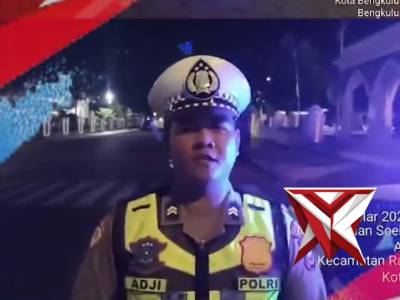 Hadir Saat Tarawih, Satlantas Polresta Bengkulu Jaga Kelancaran Lalu Lintas Kota Satuan Lalu Lintas - PoliceTube
