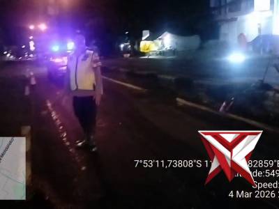 Gatur lalin penambalan jalan - PoliceTube
