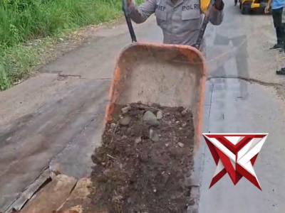 perbaikan Jembatan  di Tebing Cek Ani kec. BTS Ulu