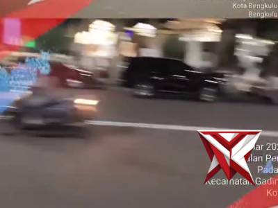 Personel Satuan Lalu Lintas Polresta Bengkulu melaksanakan kegiatan Patroli Blue Light serta pengama