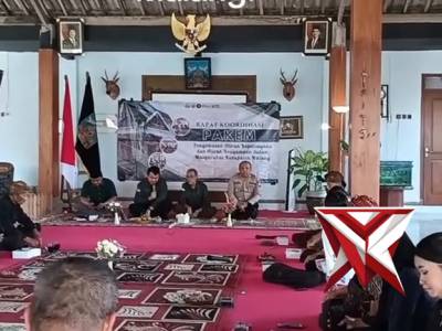 Rapat kordinasi sosilisai hukum dari kejaksaan negeri Malang di desa Ngajum