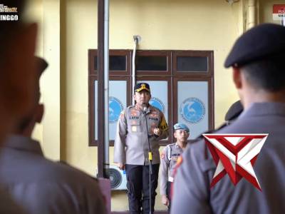 Apel Pagi Jam Pimpinan Kapolres Probolinggo