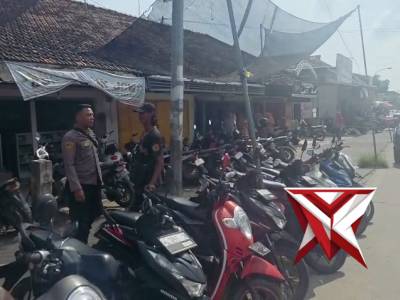 *Polsek Ujungpangkah Giat Patroli Sambang Ciptakan Wilayah Aman*