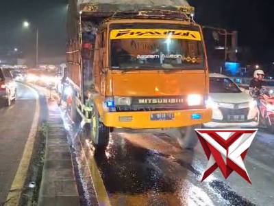 Pembersihan tumpahan oli