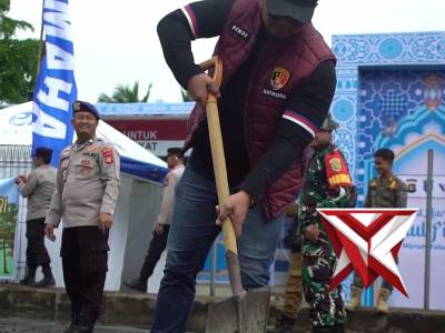 PEMBERSIHAN LINGKUNGAN & PENAMBALAN JALAN BERLUBANG