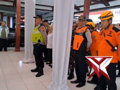 Pwlakaaan apel pengamanan - PoliceTube