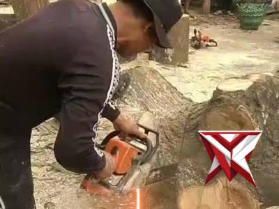 Bhabinkamtibmas Kel. Pajang Polsek Laweyan Polresta Surakarta Kerja Bakti Bersama Warga. - PoliceTube