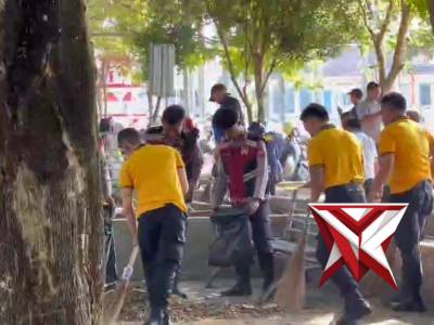 GEMPITA ( GERAKAN MEMBERSIHKAN , MERAPIKAN KOTA )-PROGRAM ASRI

Polresta Bengkulu bersama jajaran TN