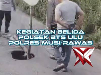 *Polsek BTS Ulu Lakukan Gerakan Indonesia Asri Program Belida, Perbaiki Jalan Akibat Gorong-Gorong