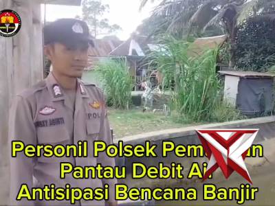 Personil polsek pemulutan pantau debit air