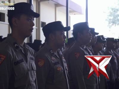 Polres Probolinggo melaksanakan apel pagi yang dipimpin oleh Wakapolres Probolinggo Kompol Yanuar Ri