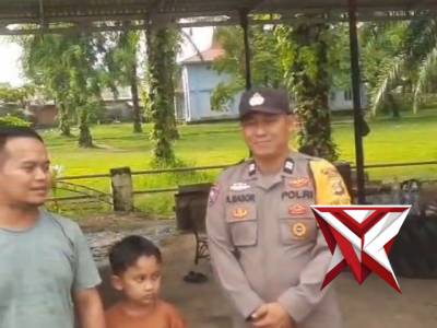 *Tim Patroli Polsek BTS Ulu Bantu Pemudik Pecah Ban*

Tim patroli Polsek BTS Ulu Polres Musi Rawas