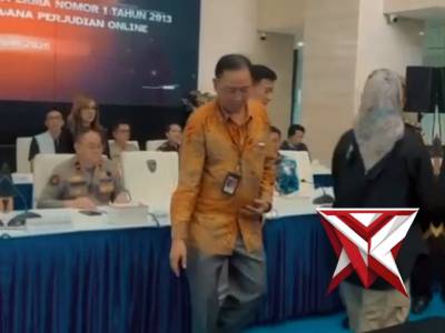 Polri Komitmen Berantas Judi Online ???