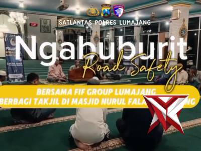 Ngabuburit Road Safety Bersama FIF Group Lumajang berbagi Takjil di Masjid Nurul Falah - PoliceTube