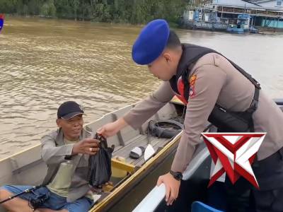 Jumat Berkah Sat Polairud Polresta Banjarmasin Sasar Pengguna Perairan