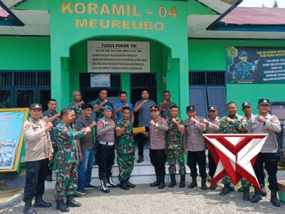 Pemberian Ucapan Selamat Hari Ulang Tahun Tentara Nasional Indonesia Ke-80 Tahun 2025 Di Koramil 04