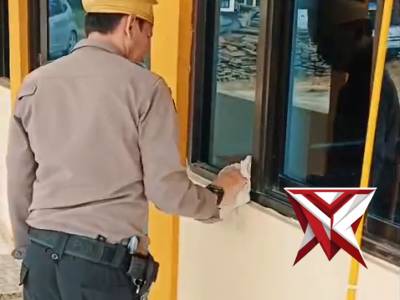 Kegiatan Bersih bersih Polsek Rengat Barat Polres Inhu