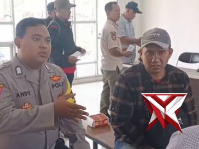 Bhabinkamtibnas Kebraon Koordinasi Perencanaan Pembangunan Paving - PoliceTube