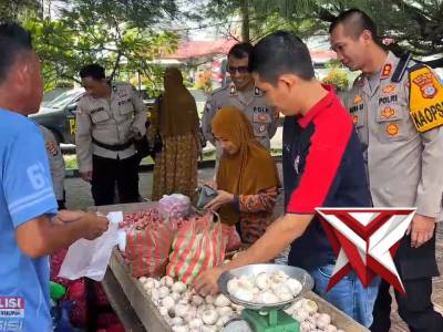 Polres Tojo Una Una Menggelar Gerakan Pangan Murah Bersama Perindakop Dan UKM Tojo Una Una