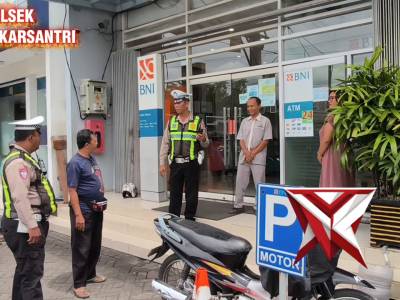 Patroli Kota Presisi Unit Lantas Polsek Lakarsantri - PoliceTube