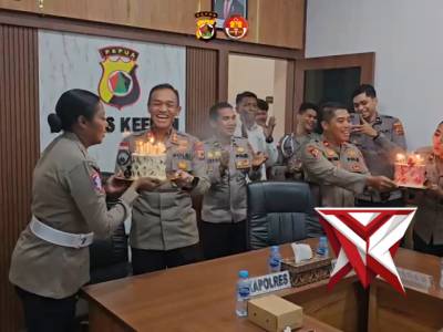 DIRGAHAYU KE - 77 POLISI WANITA