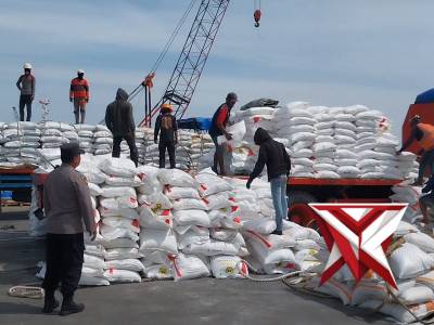 Giat Patroli Harkamtibmas berikan himbauan kepada pekerja situasi Aman terkendali - PoliceTube