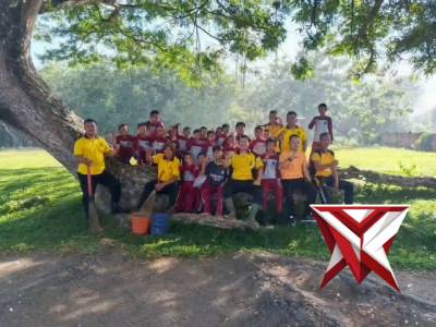 Giat Jumat bersih Polsek Pampangan - PoliceTube