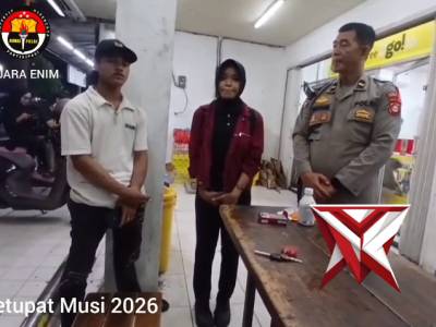 Teriakan &ldquo;Pak Polisi Tolong!&rdquo; Pecah di Minimarket, HP yang Hilang di Dasbor Motor Akhirnya Kembali!