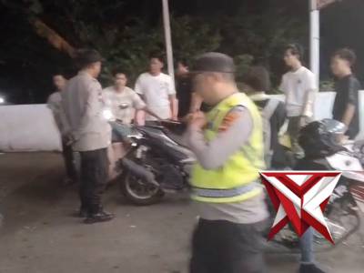 Polres OKI hadir untuk masyarakat guna menciptakan rasa aman dan nyaman dengan kegiatan patroli mala - PoliceTube
