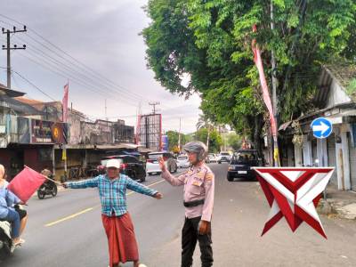 Anggota Polsek Klakah melaksanakan patroli siang hari