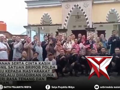 Personil Pam Brimob Polda Maluku Berikan Salam Perpisahan Kepada Masyarakat Negeri Kabauw