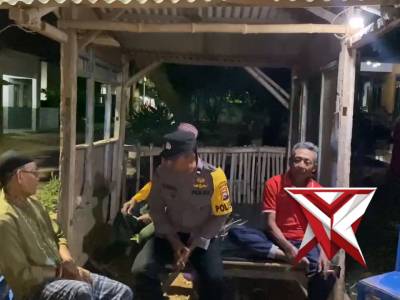 Polisi Rw Polsek Singgahan sambang pos kamling