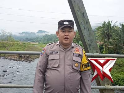 Pengecekan DEBET air sungai Ogan.