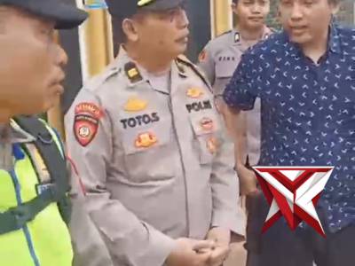 22. Viral Istri ketinggalan di indomaret saat mudik
Kepolisian yang bertugas di posyan sungai lilin