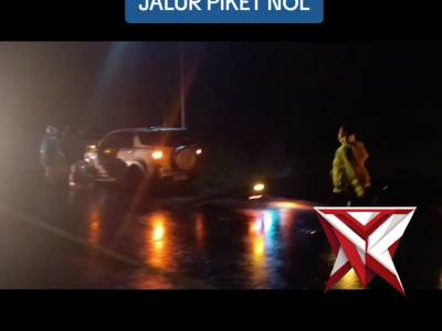 Evakuasi Mobil Yang Mogok Di Jalur Piket Nol - PoliceTube
