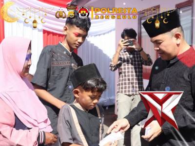 *Sholat Id Berlangsung Khidmat di masjid Merah Putih, Kapolresta Bengkulu Silaturahmi & Halal Bihala