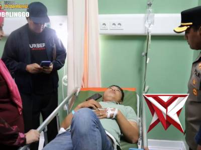 KAPOLRES TINJAU LOKASI LAKA DAN SAMBANG KORBAN LAKA DI KEC. LUMBANG - PoliceTube