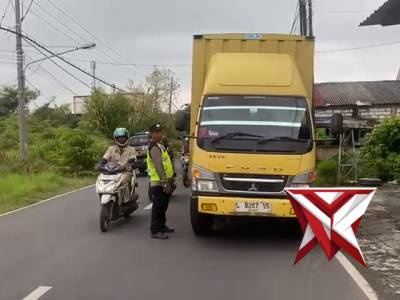 PENERTIBAN JAM OPERASIONAL TRUCK