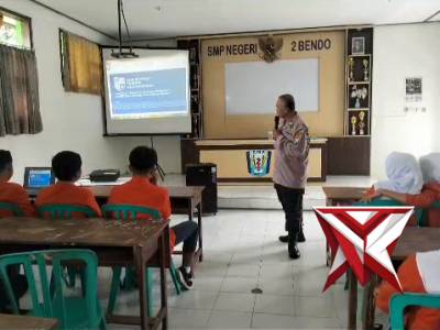 Pendampingan siswa SMPN 2 Bendo , dalam pendaftaran dan sosialisasi SMA taruna bhayangkara