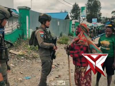 Patroli humanis Operasi Damai Cartenz di Intan Jaya.