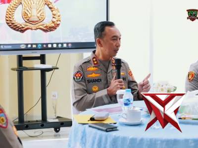Kapolda Sumatera Selatan, Irjen Pol Dr. Sandi Nugroho, memimpin kegiatan Coffee Morning sekaligus An - PoliceTube