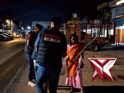 Berbagi Makanan Untuk Sahur Polsek Sungai Lilin