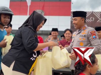 BAGI TAKJIL BERSAMA  FORKOPIMDA, TOGA, TOMAS DAN ELEMEN MAHASISWA DI POLRES NGAWI