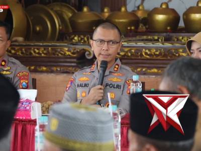 Ngobrol Gayeng Kapolres Bersama Masyarakat Dongko, Bahas Berbagai Isu Terkini

Kapolres satu ini mem
