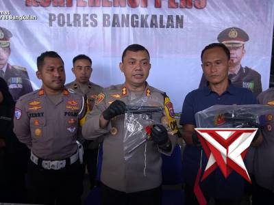 PENYAMPAIAN PERISTIWA PENGUNGKAPAN KEPEMILIKAN SENJATA API OLEH KAPOLRES BANGKALAN