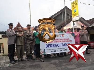 Giat Bagi-bagi takjil Polsek Gondang bersama Forkopimcam serta elemen masyarakat.